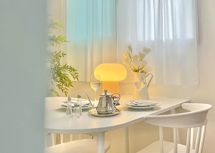 Hongdae Designer House With Large Beam Projector * 首爾