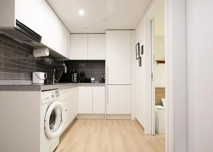 Hongdae Designer House With Large Beam Projector *