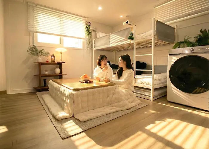 Hongdae Designer House With Large Beam Projector 別墅 首爾